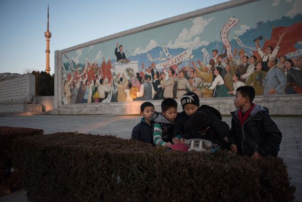 Дети в Пхеньяне, КНДР