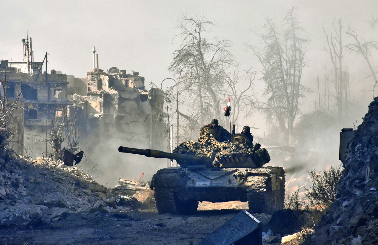 Танк правительственных войск Сирии в Алеппо. 8 декабря 2016