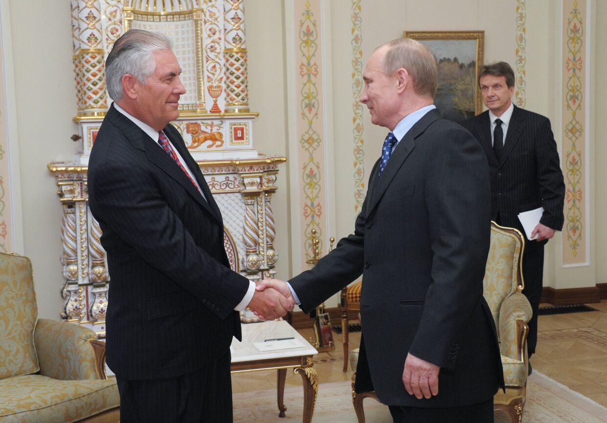 Владимир Путин во время встречи с президентом компании «Экссон Мобил» Рексом Тиллерсоном