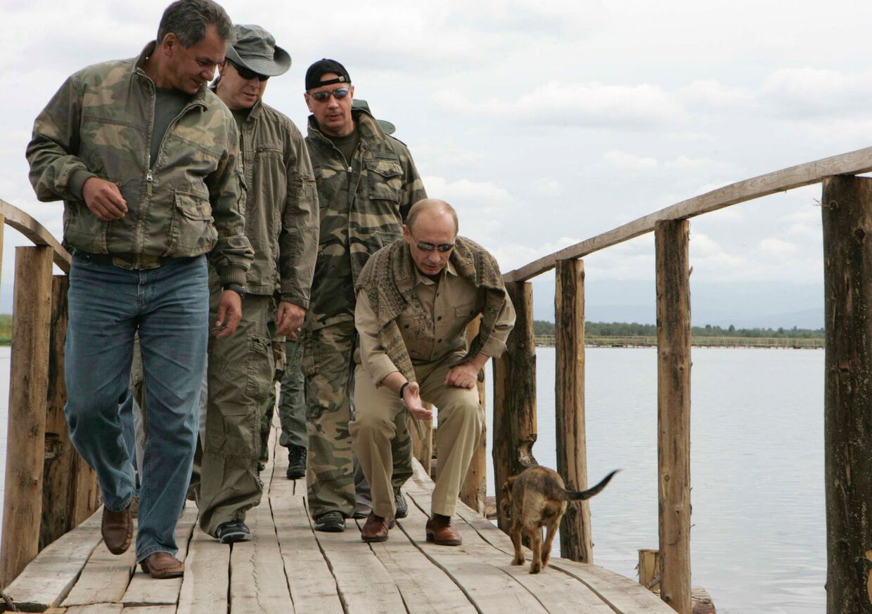 Сергей Шойгу с Путиным на рыбалке