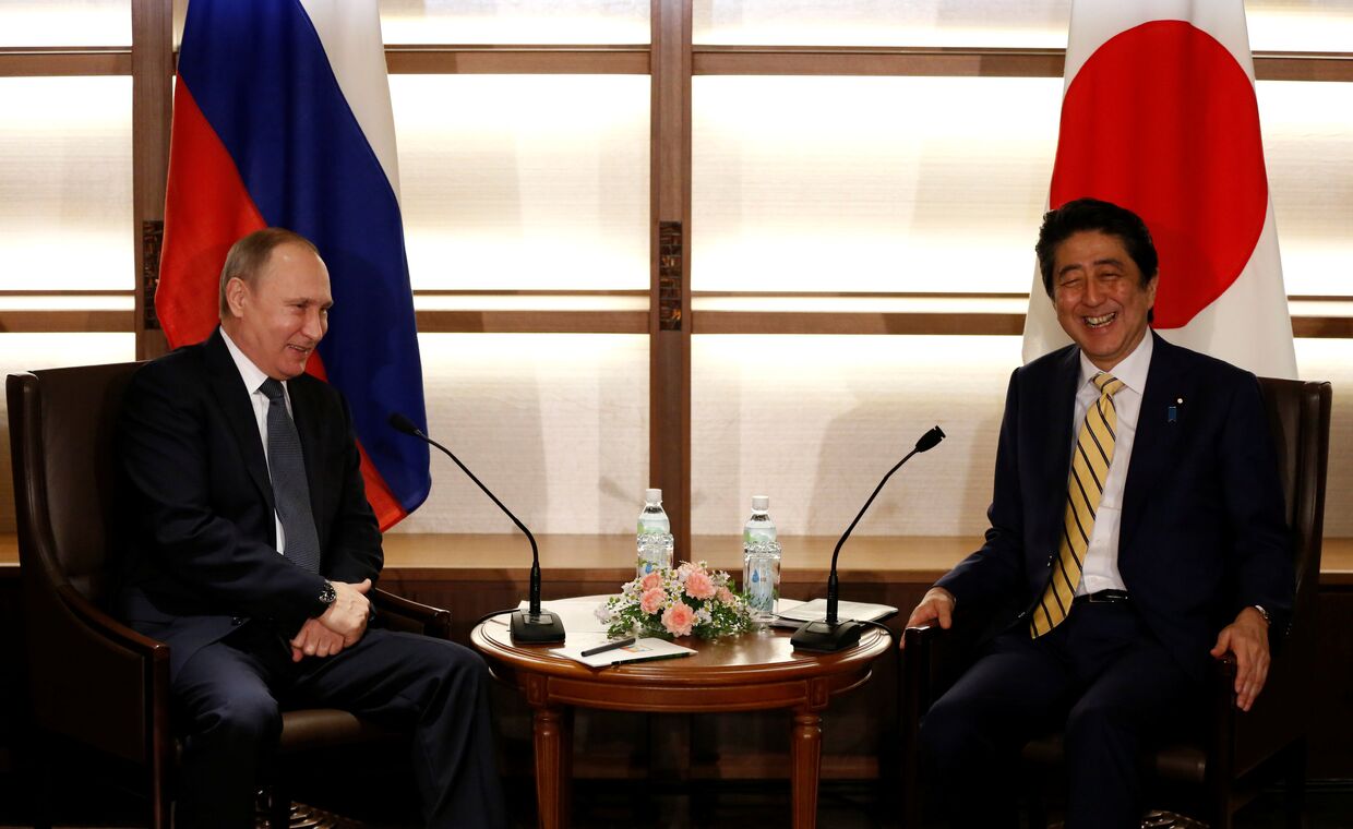 Переговоры премьер-министра Японии Синдзо Абэ и президента России Владимира Путина в Нагато