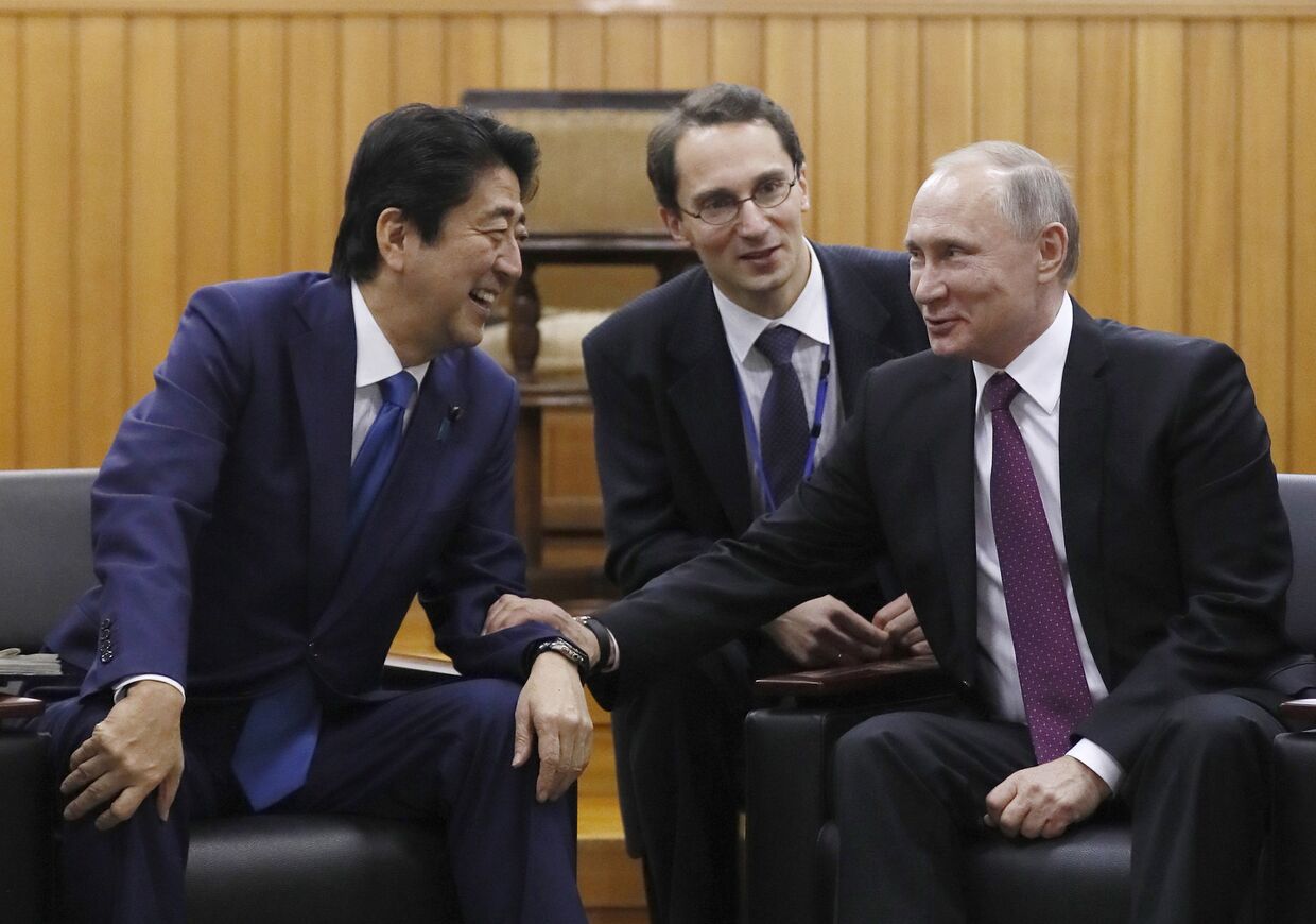 Президент России Владимир Путин и премьер-министр Японии Синдзо Абэ