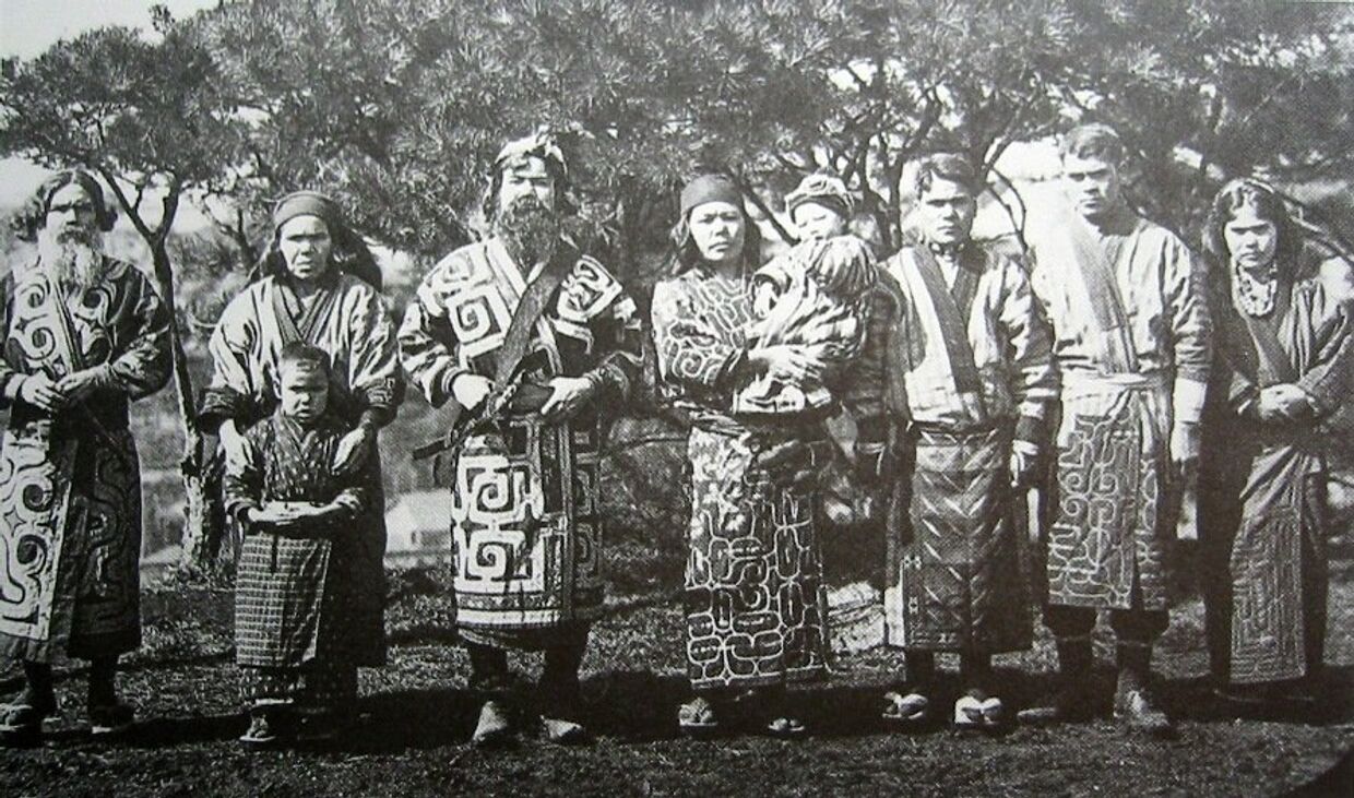 Представители народности Айны, 1904 год