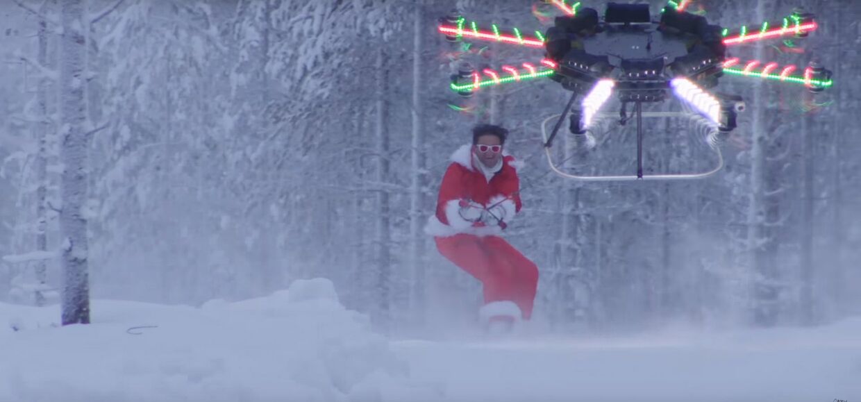 Санта-Клаус прилетел на дроне
