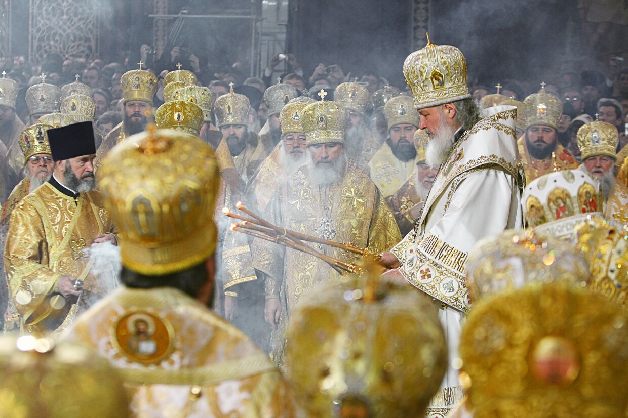Во время церемонии интронизации Патриарха Московского и всея Руси Кирилла в храме Христа Спасителя