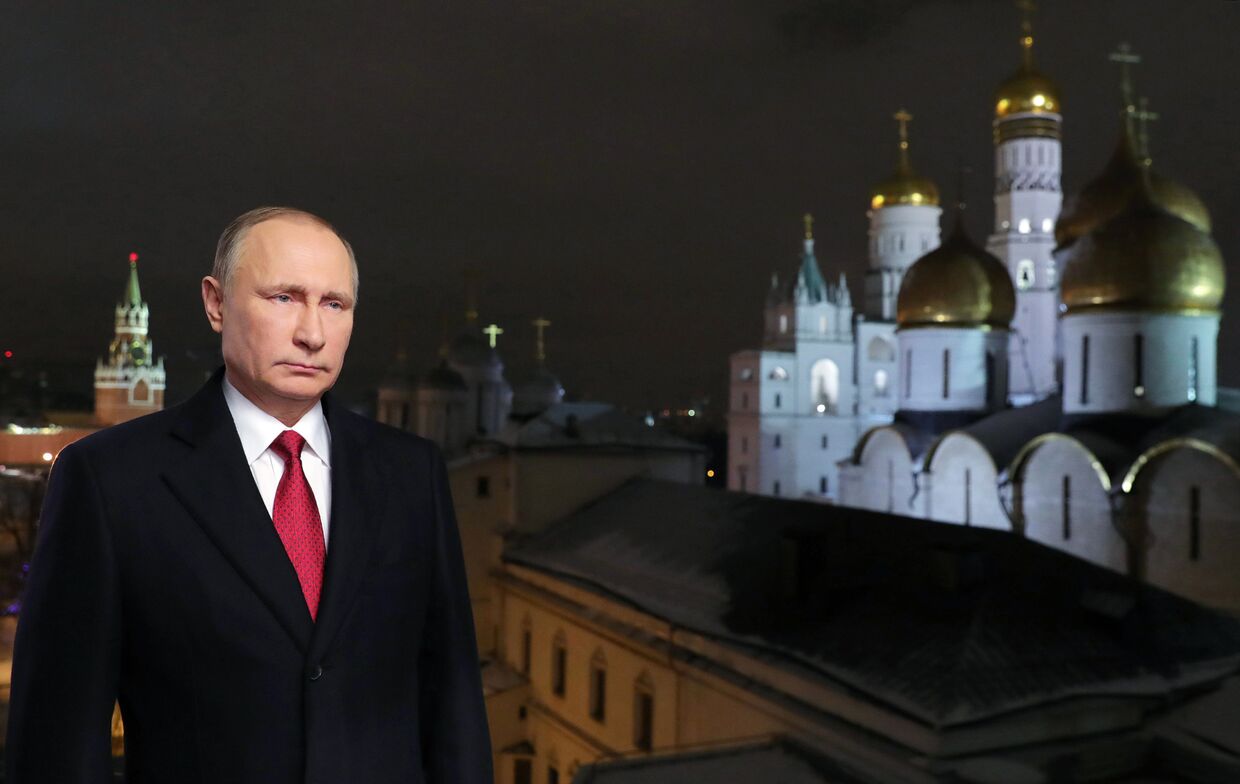 Президент Российской Федерации Владимир Путин во время новогоднего обращения к россиянам в канун 2017 года