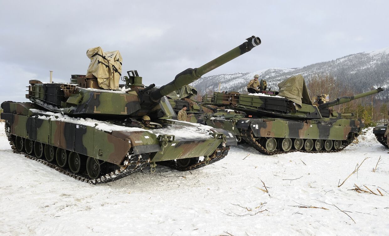 Американские танки участвуют в военных учениях Cold Response 2016 в Норвегии