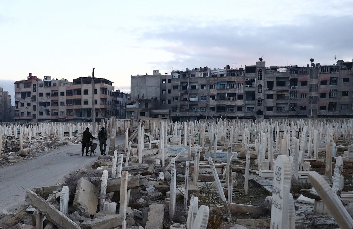 Кладбище в городе Дума, Сирия