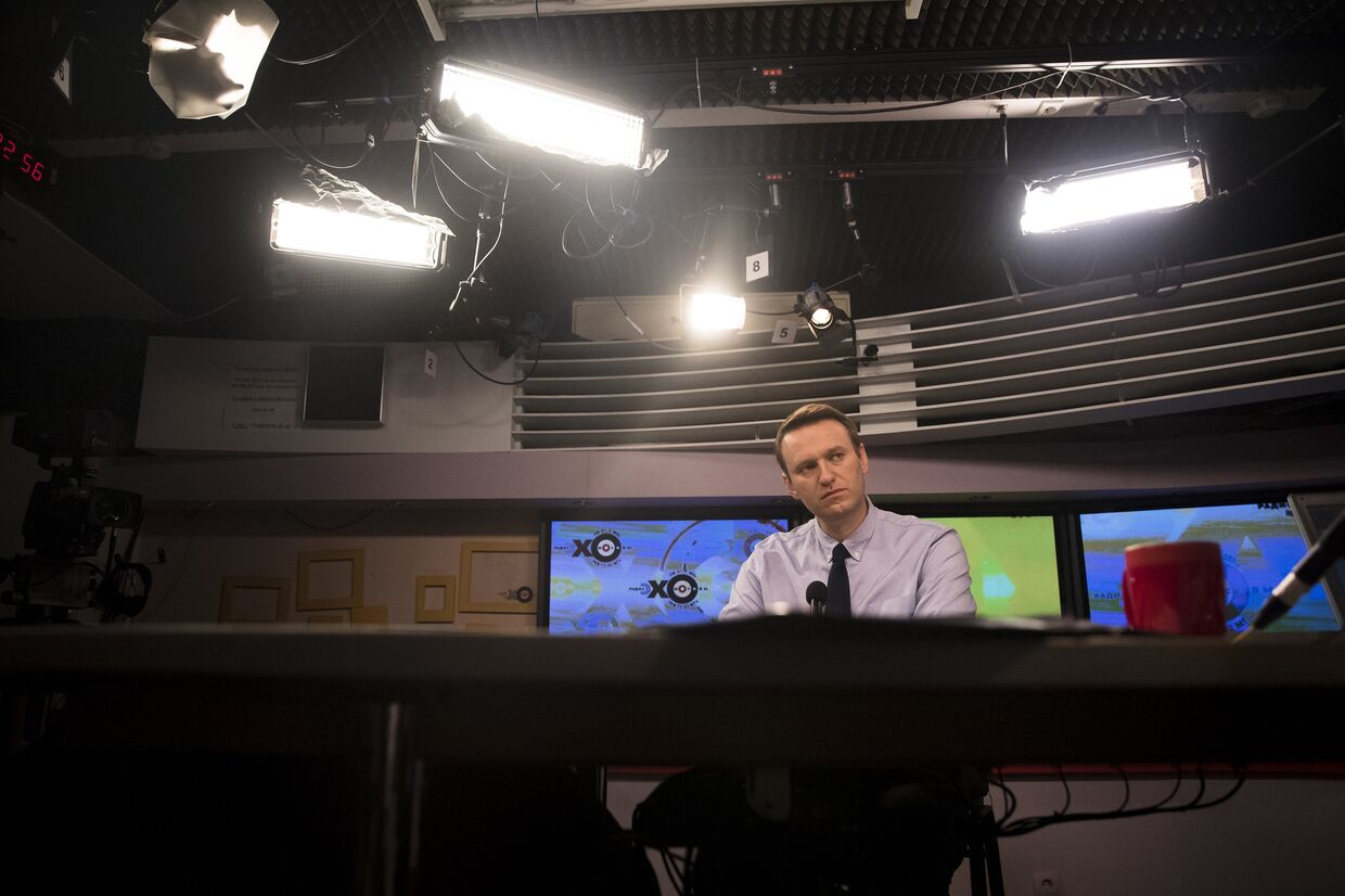Оппозиционер Алексей Навальный в эфире радио «Эхо Москвы»