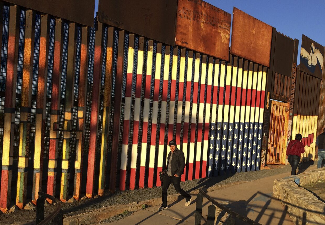 Забор на границе Мексики и США