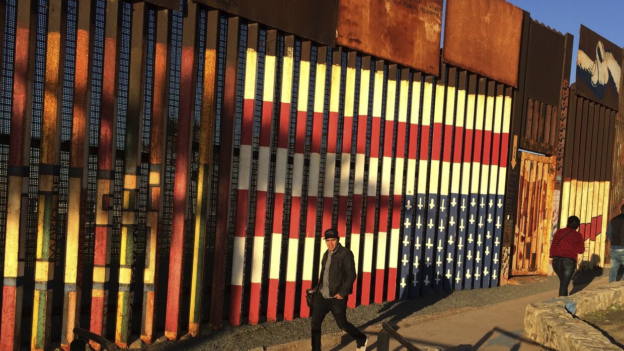 Забор на границе Мексики и США