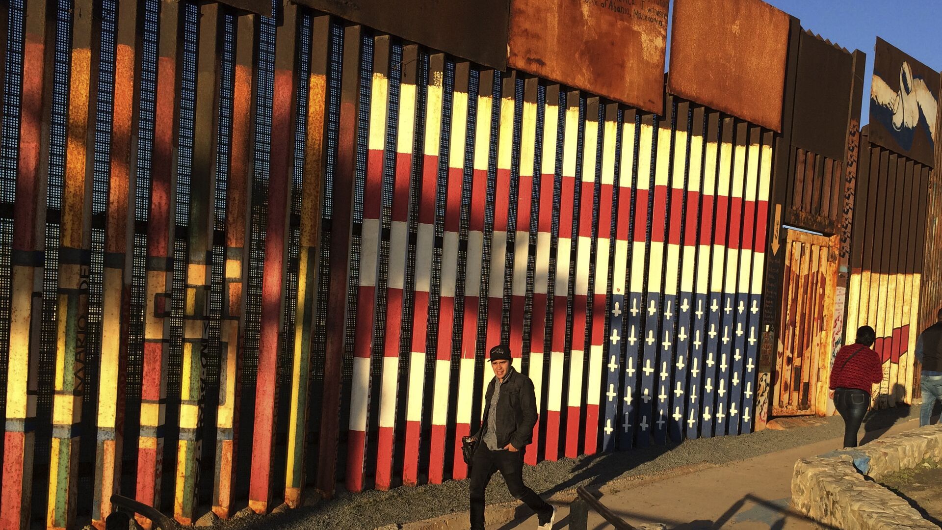 Забор на границе Мексики и США - ИноСМИ, 1920, 01.04.2021
