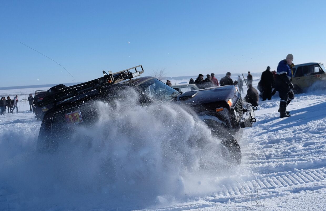 Автомобиль участника ежегодного автомобильного спортивно-туристического внедорожного мероприятия «Снежный беспредел»