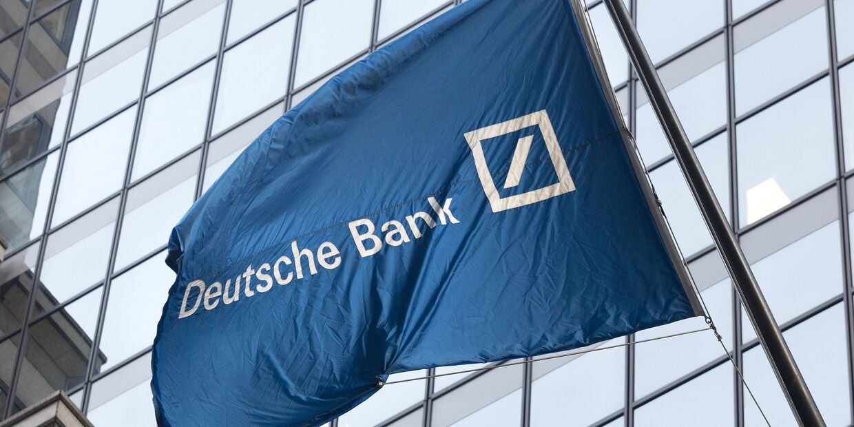 Флаг Deutsche Bank на Уолл-стрит