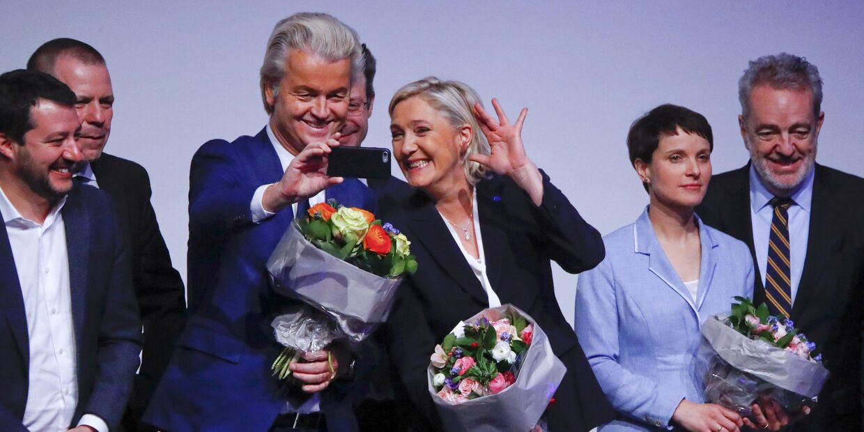 Лидер политической партии «Национальный фронт» Марин Ле Пен и лидер нидерландской партии за свободу Герт Вилдерс в Германии.