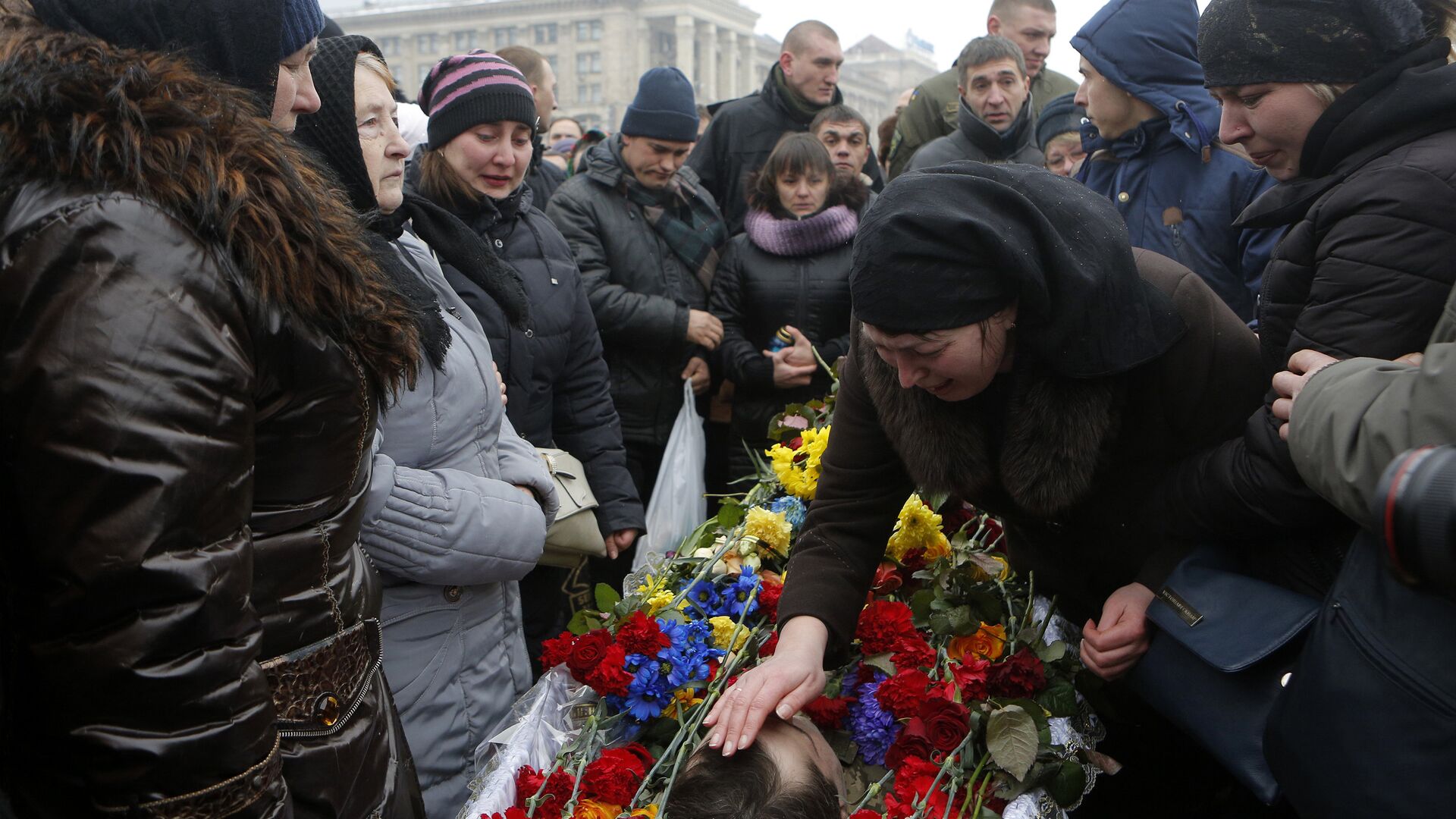 Похороны украинских военнослужащих, погибших на востоке Украины - ИноСМИ, 1920, 16.11.2025