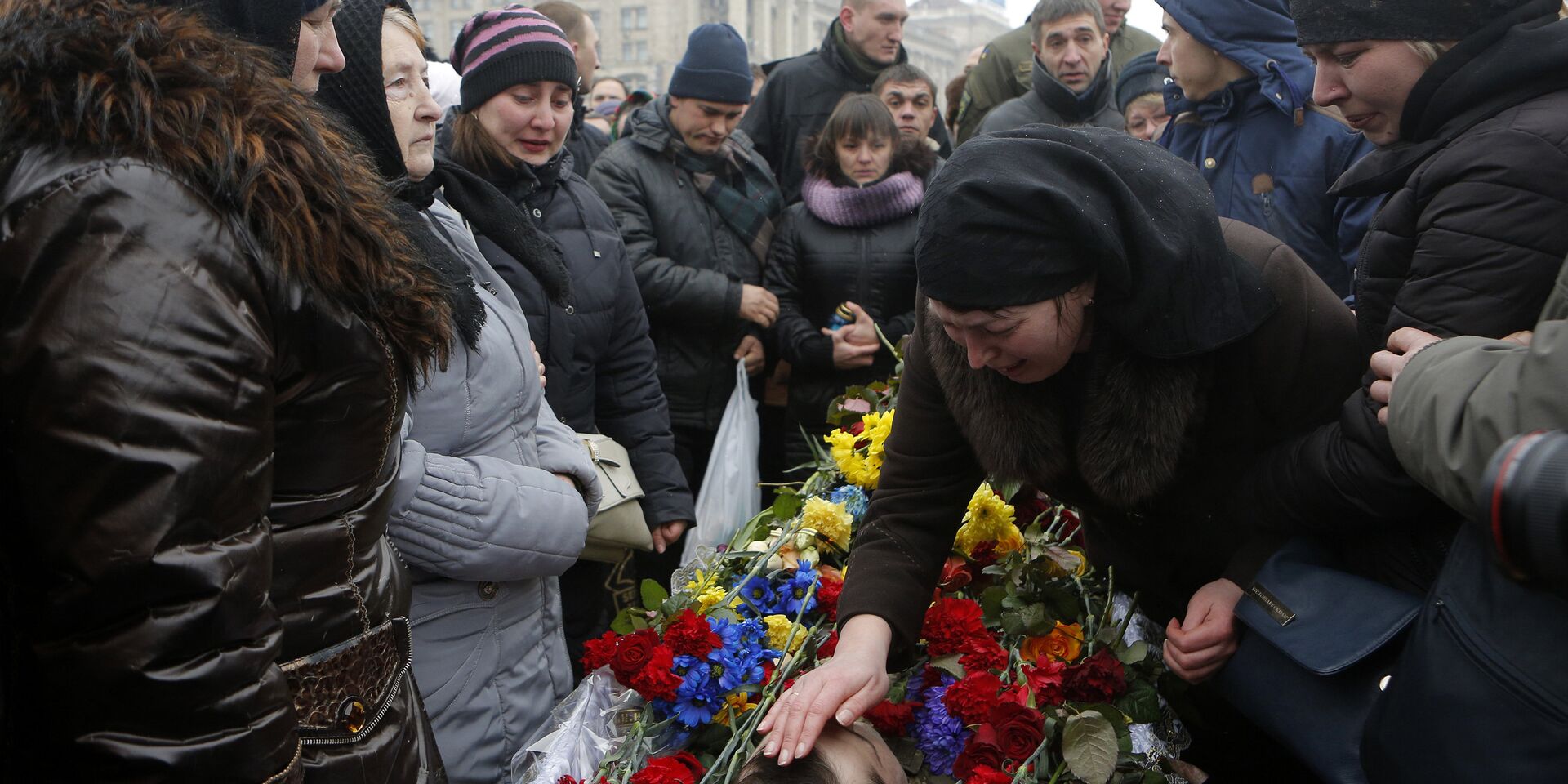 Похороны украинских военнослужащих, погибших на востоке Украины - ИноСМИ, 1920, 16.11.2025