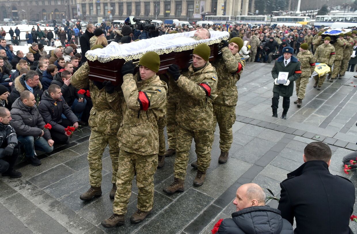 Похороны украинских военнослужащих, погибших на востоке Украины