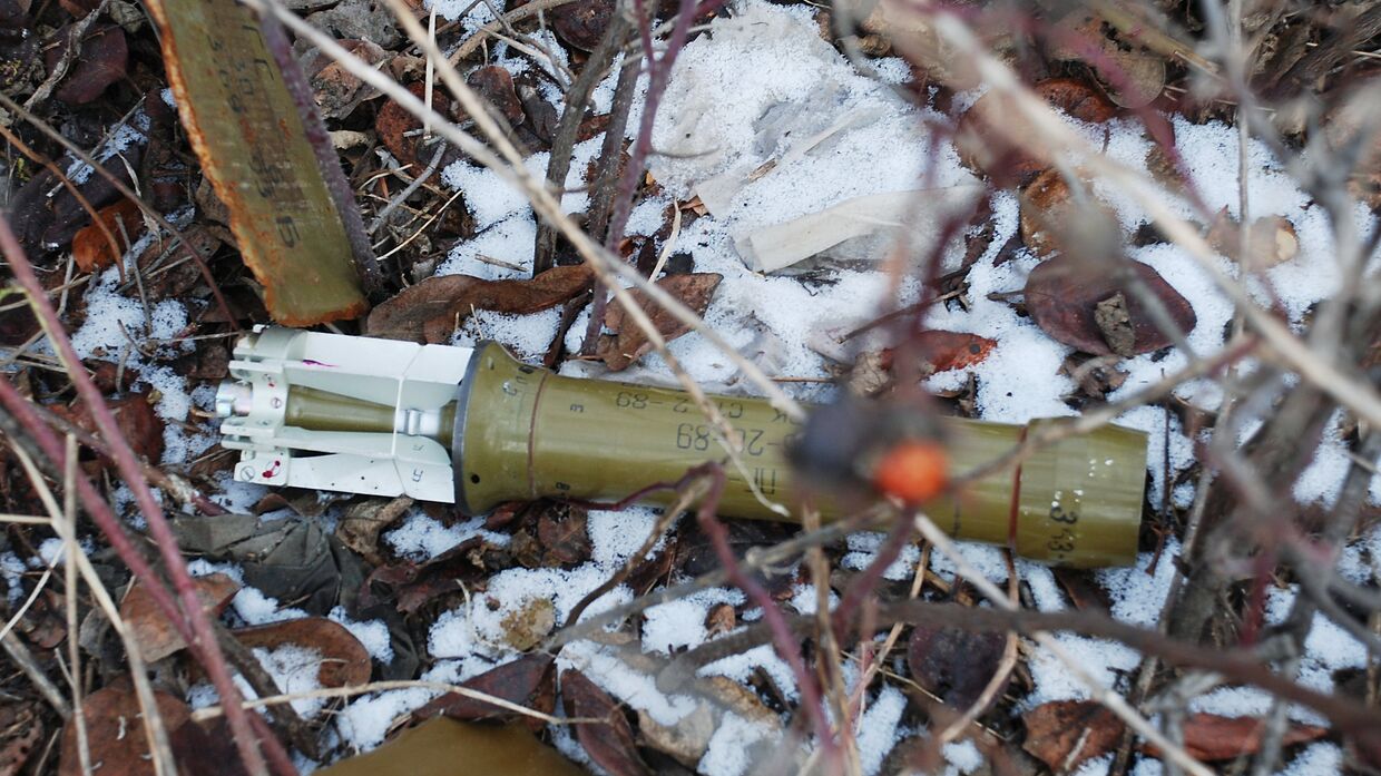 Снаряд на территории села Коминтерново Донецкой области