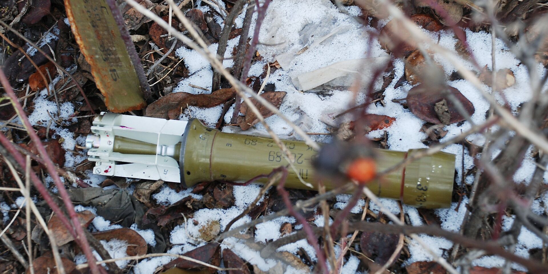 Снаряд на территории села Коминтерново Донецкой области - ИноСМИ, 1920, 28.04.2023