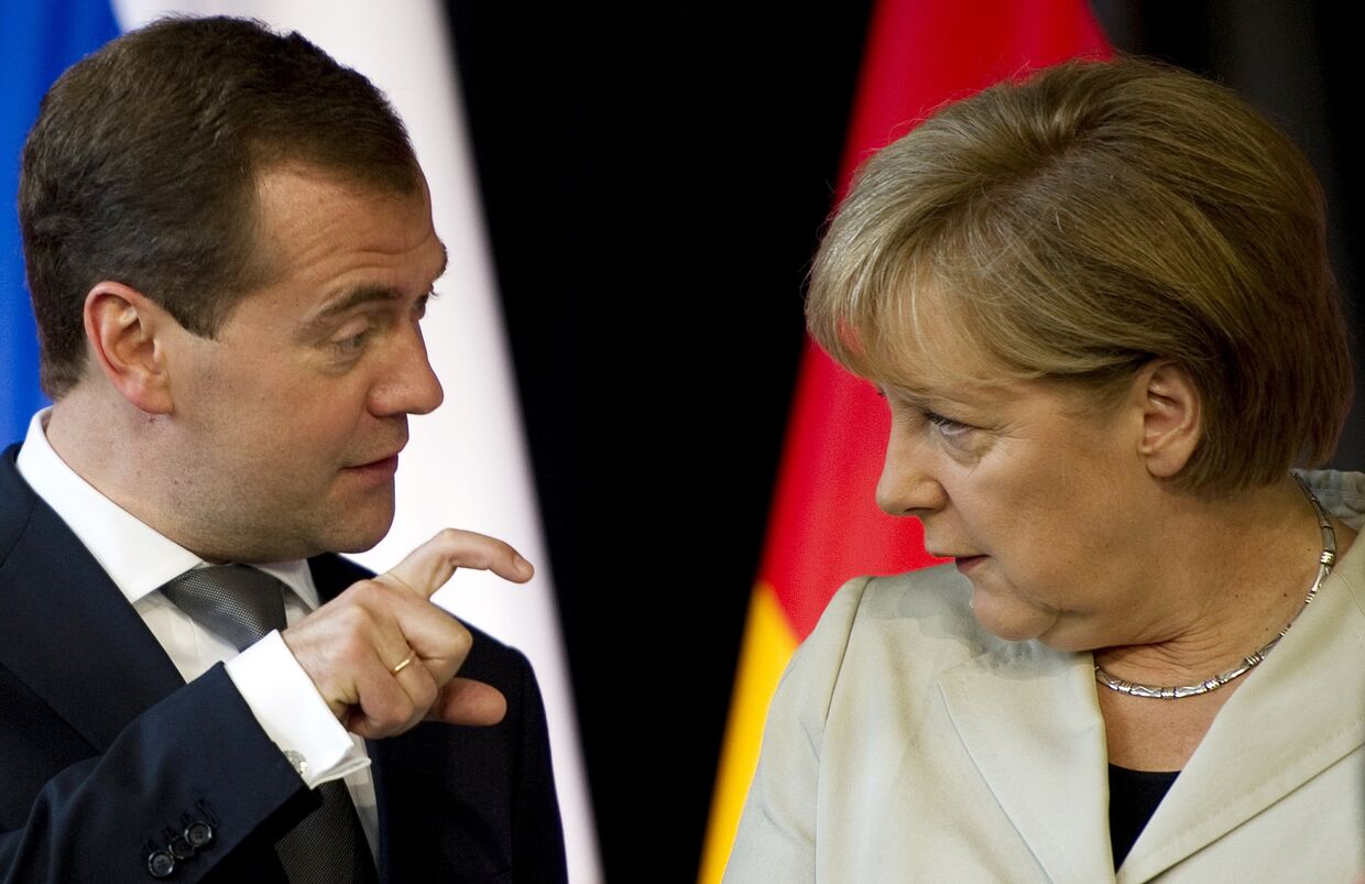 Президент ФР Дмитрий Медведев и канцлер ФРГ Ангела Меркель, архивное фото