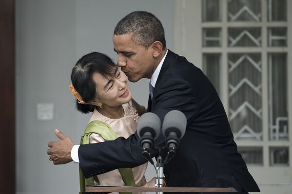 Президент США Барак Обама и министр иностранных дел Мьянмы Аун Сан Су Чжи, архивное фото