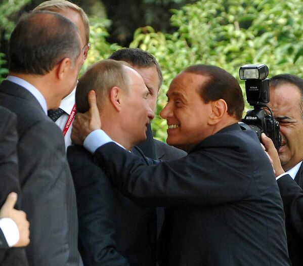 Президент Франции Сильвио Берлускони и президент РФ Владимир Путин, архивное фото