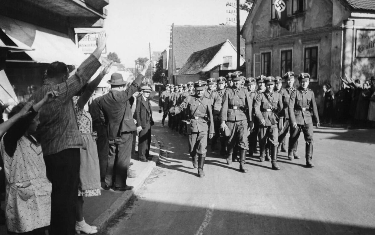 Отряд немецких войск в деревне Либенштайн, 1938 год