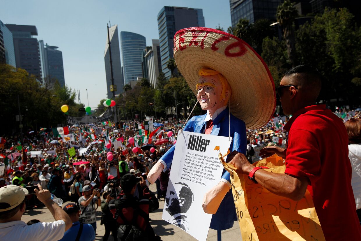 Акция протеста против политики Дональда Трампа в Мексике