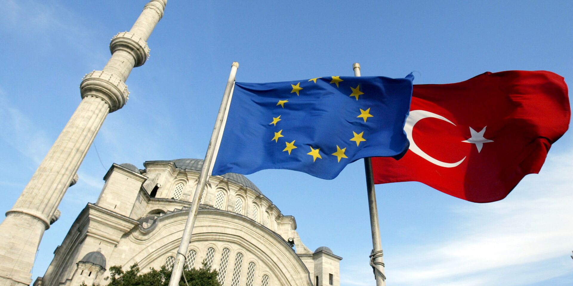 Флаги Турции и ЕС в Стамбуле - ИноСМИ, 1920, 16.09.2021