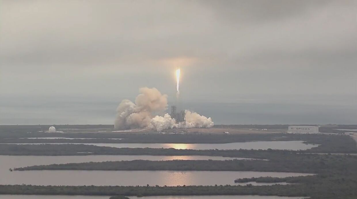 SpaceX отправила  «Дракона» к МКС