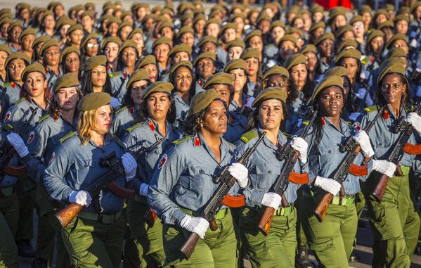Кубинские женщины-военнослужащие