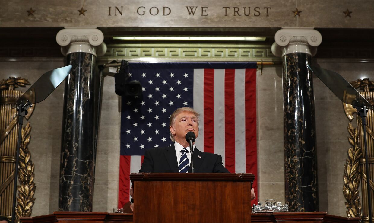Президент США Дональд Трамп во время выступления перед палатами Конгресса