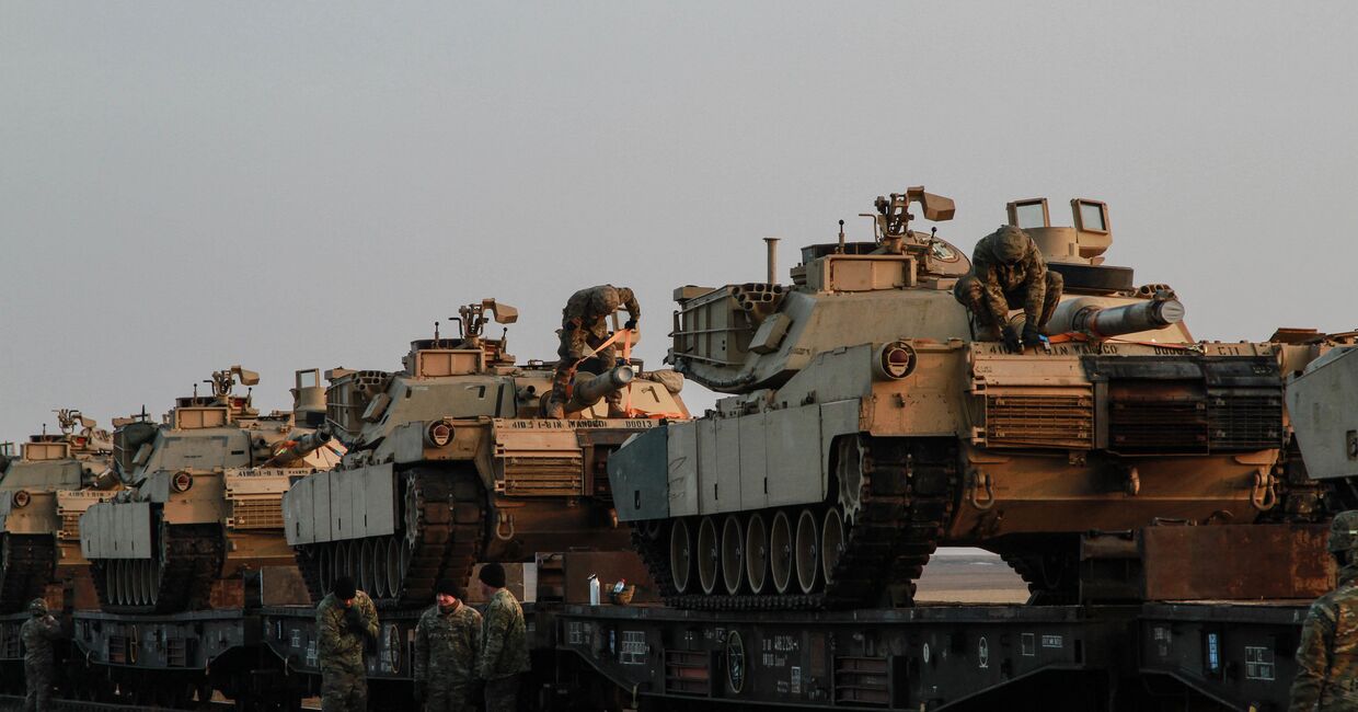 Разгрузка танков «Абрамс», Румыния