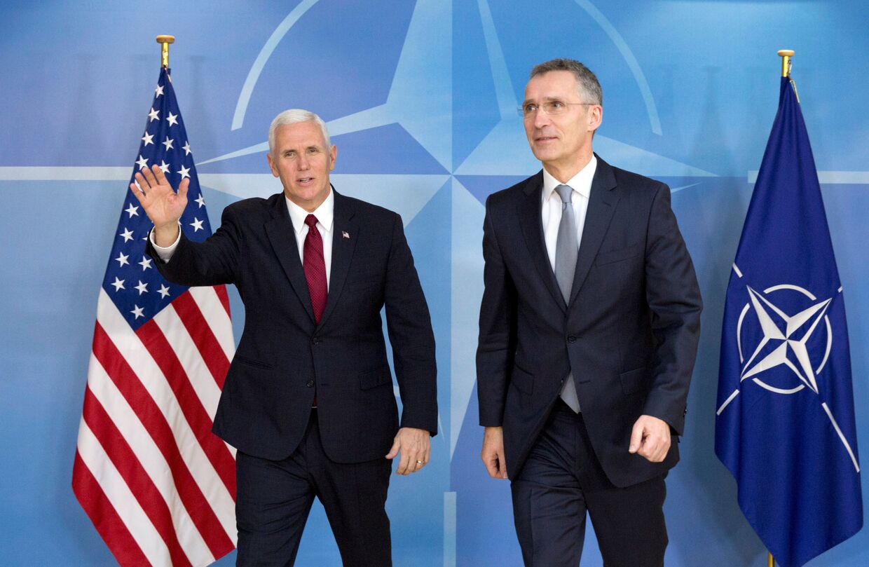 Вице-президент США Майк Пенс и генеральный секретарь НАТО Йенс Столтенберг