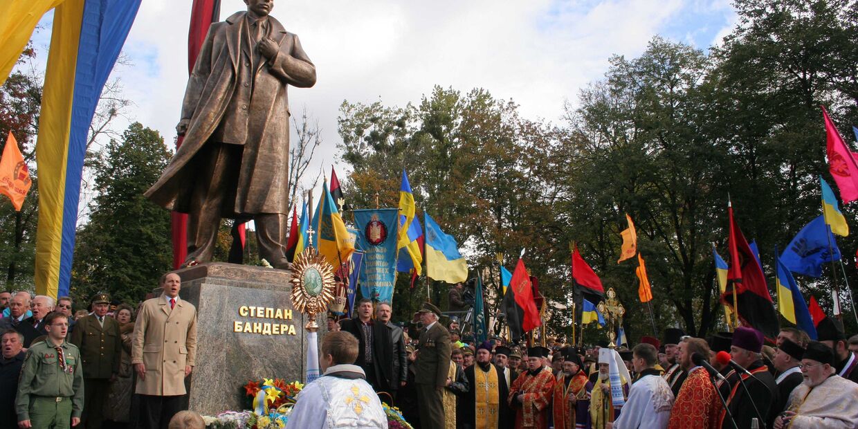 Открытие памятника Бандере во Львове
