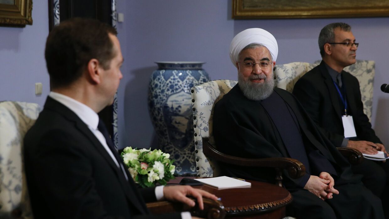 Председатель правительства РФ Дмитрий Медведев и президент Ирана Хасаном Рухани