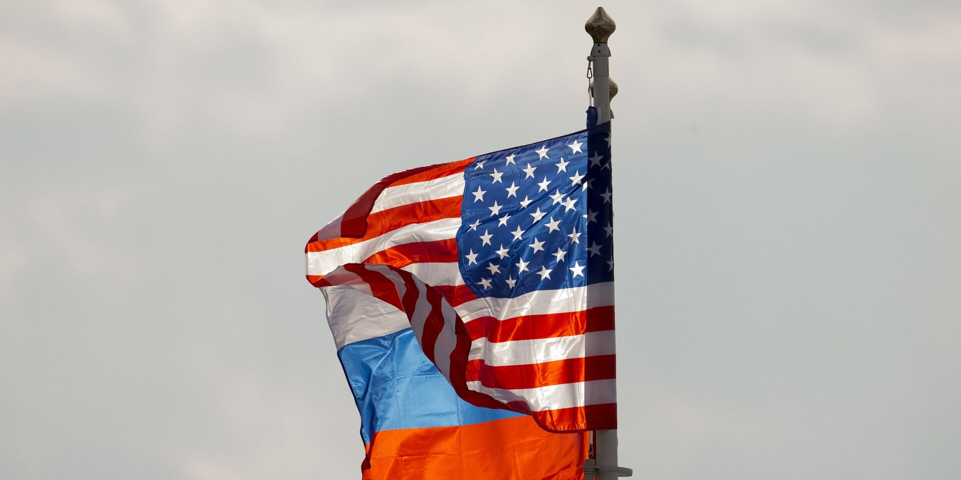 Флаги Америки и России в московском аэропорту Внуково - ИноСМИ, 1920, 08.11.2022