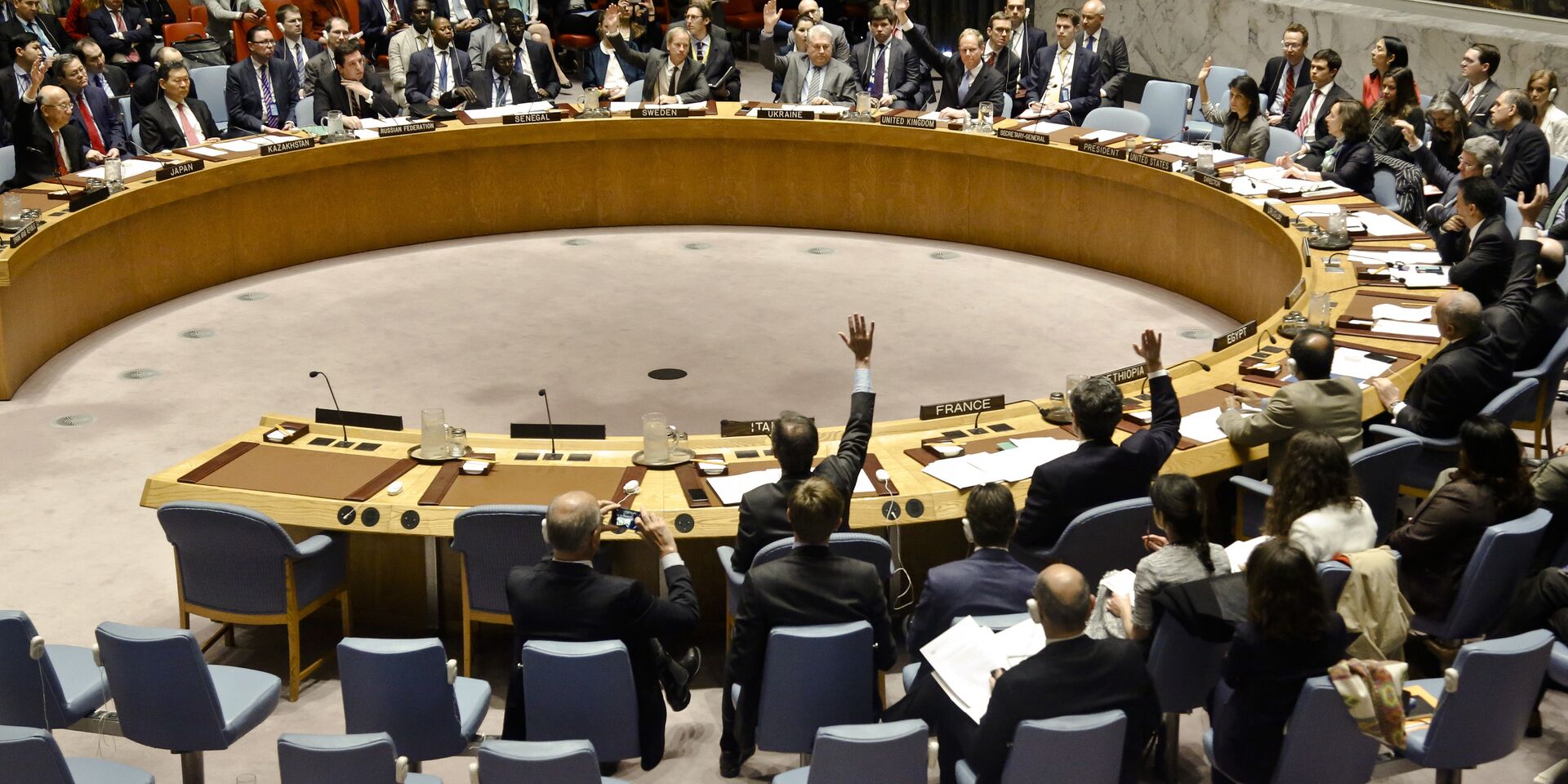 Голосование по западной резолюции по Сирии в Совбезе ООН. 12 апреля 2017  - ИноСМИ, 1920, 13.10.2022