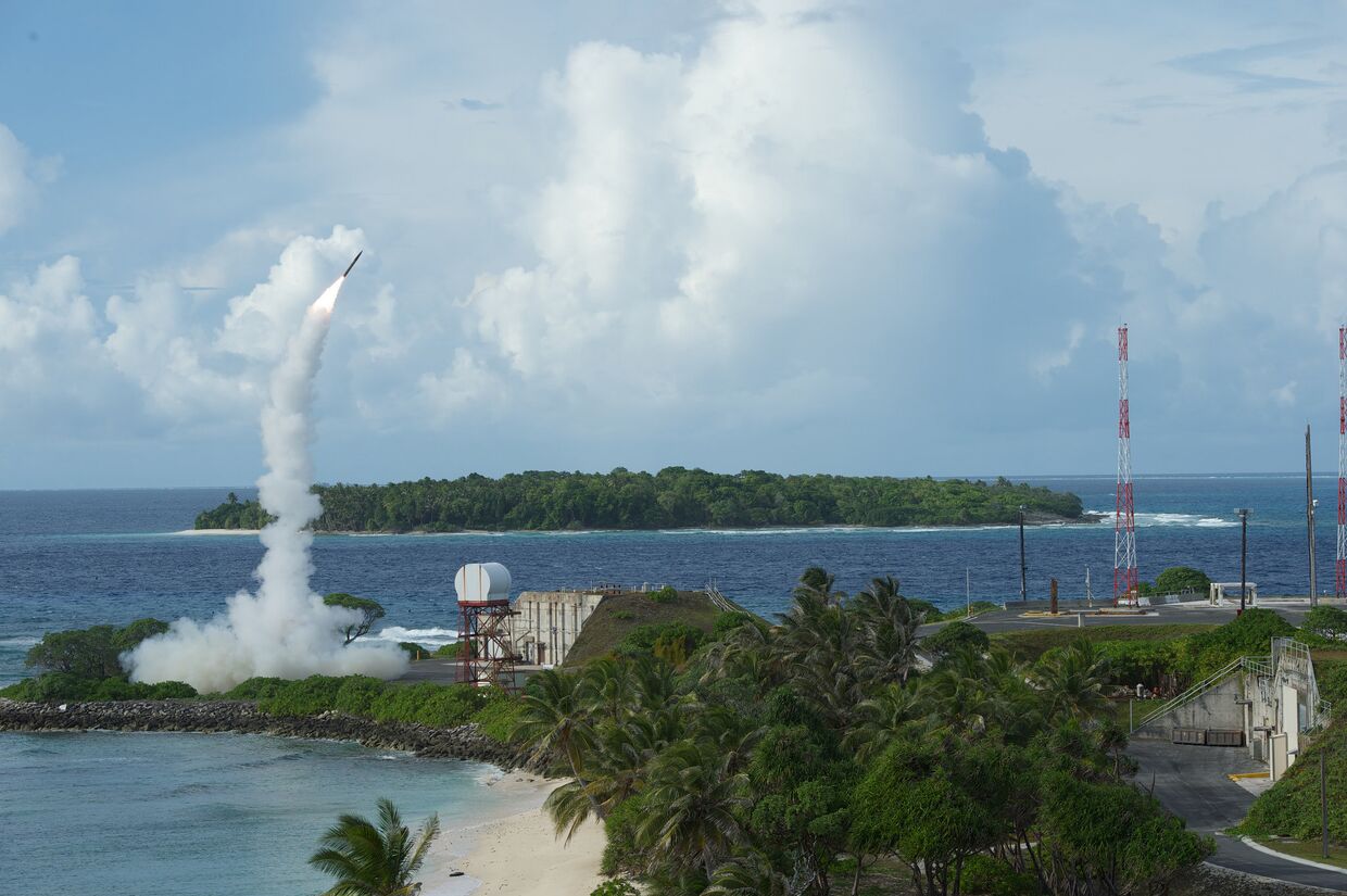 Запуск ракеты американского ракетного комплекса THAAD