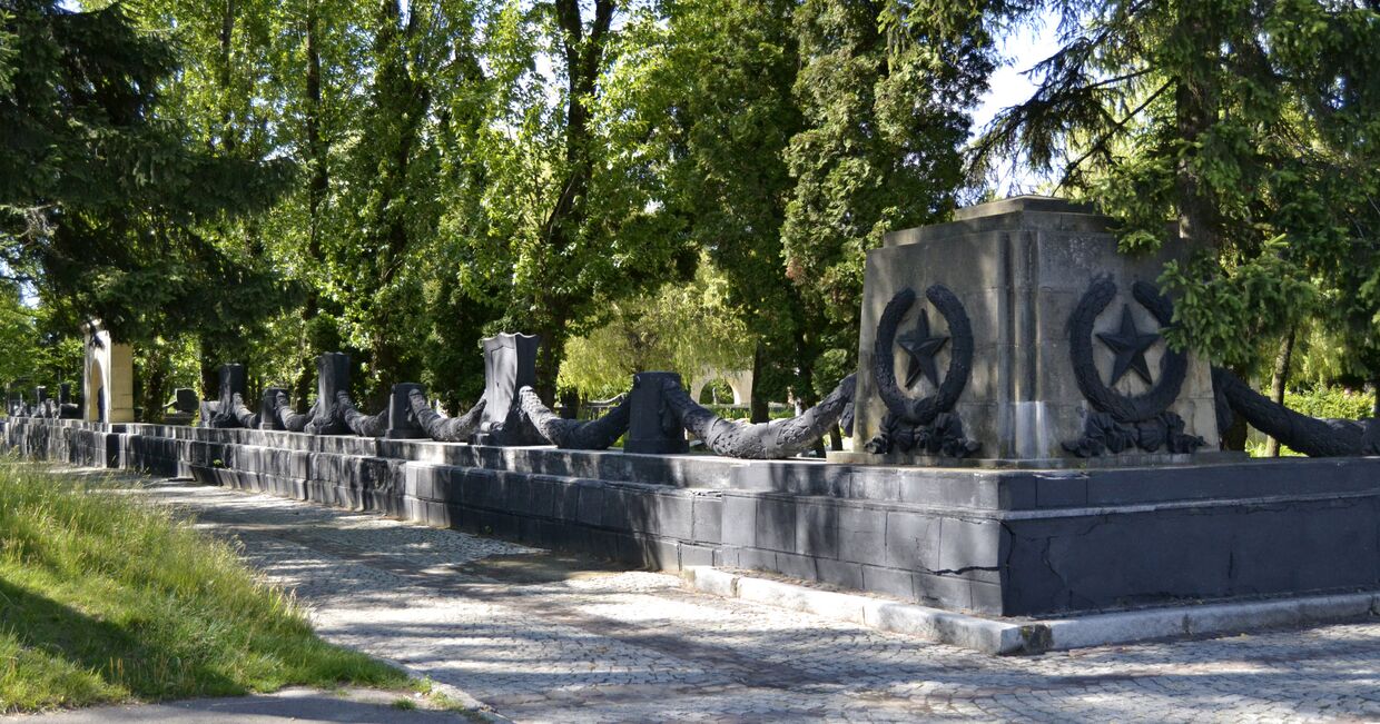 Памятники разведчику Кузнецову на территории Западной Украины