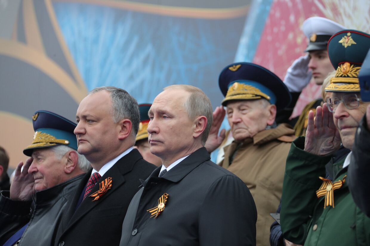 Президент РФ - Верховный главнокомандующий вооружёнными силами РФ Владимир Путин