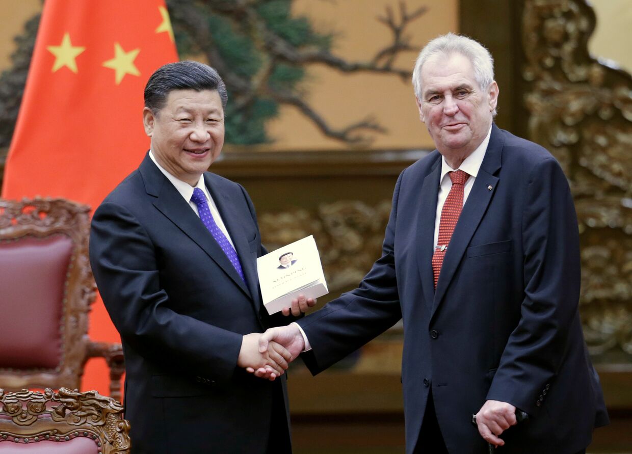 Председатель КНР Си Цзиньпин и президент Чехии Милош Земан