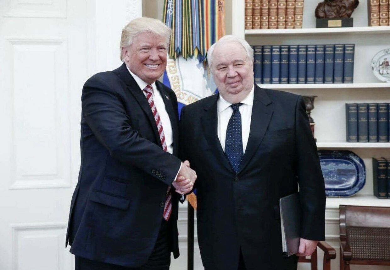 Посол Сергей Кисляк и президент США Дональд Трамп. 10 мая 2017