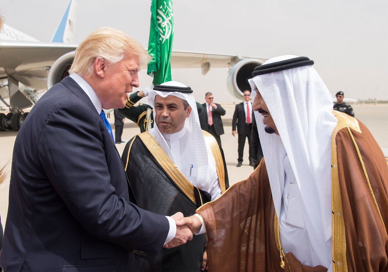 Король Саудовской Аравии Салман ибн Абдул-Азиз Аль Сауд и президент США Дональд Трамп