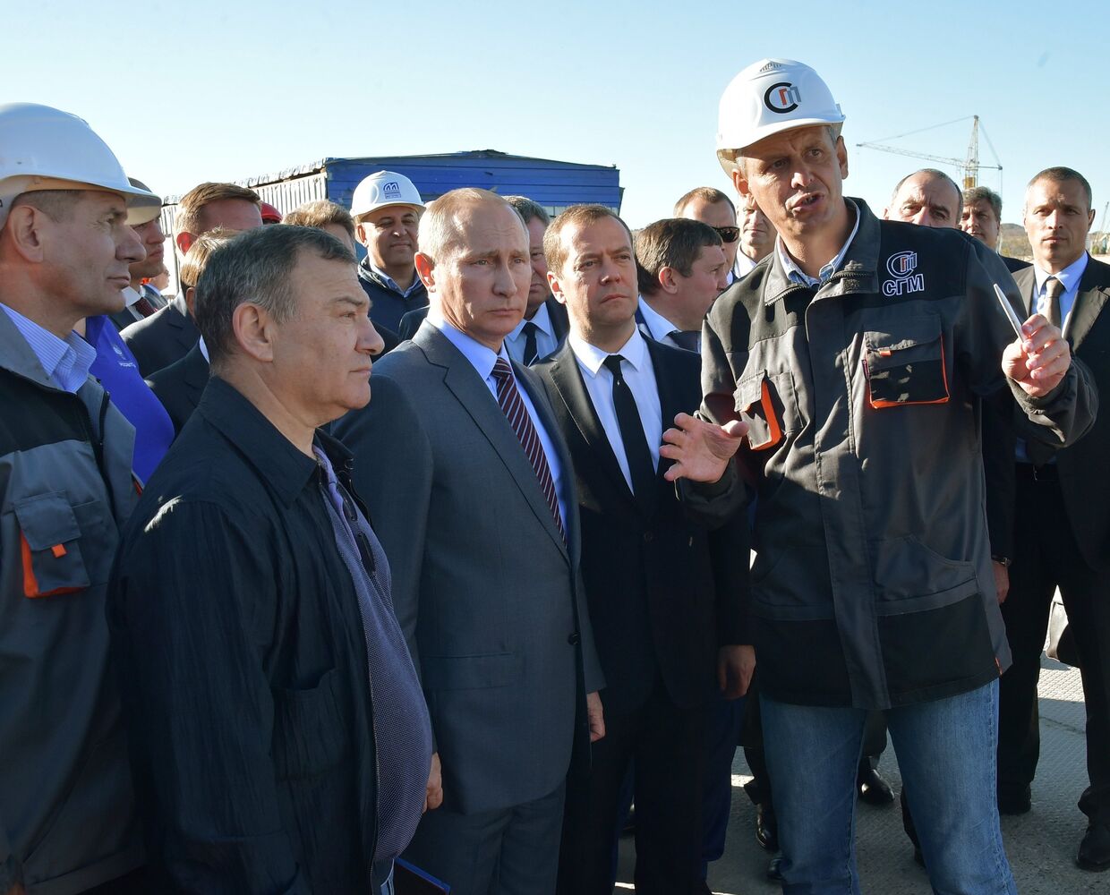 Президент РФ Владимир Путин и председатель правительства РФ Дмитрий Медведев и Аркадий Ротенберг