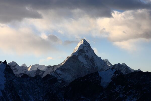 Гора Эверест, Непал