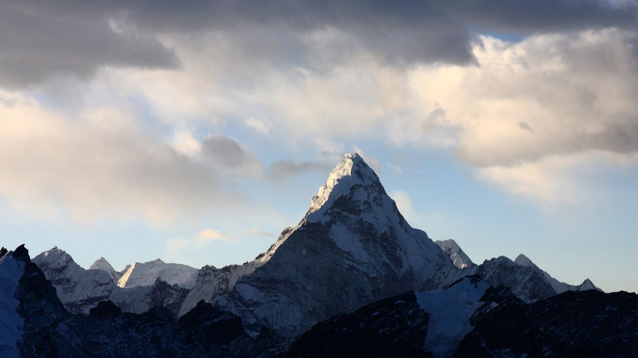 Гора Эверест, Непал