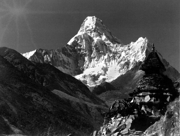 Вид на Эверест со стороны Непала