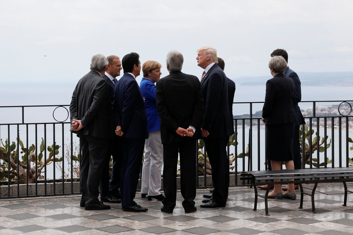 Лидеры стран «Большой семерки» во время саммита G7 в Таормине, Италия